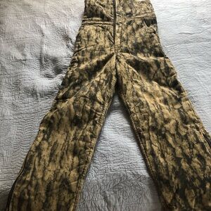 Boys 18/20 insulated camo bibs